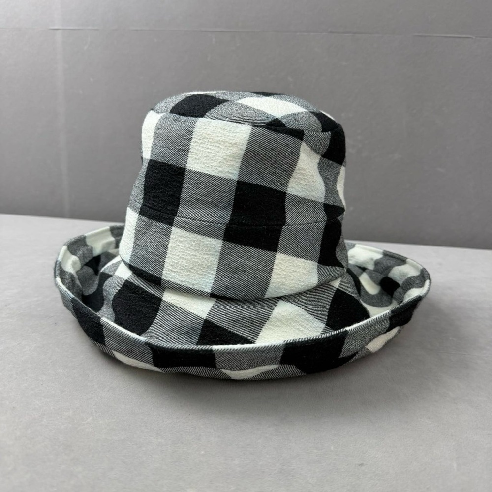 🚩steal authentic Dolce & Gabbana Black and White Checkered Hat